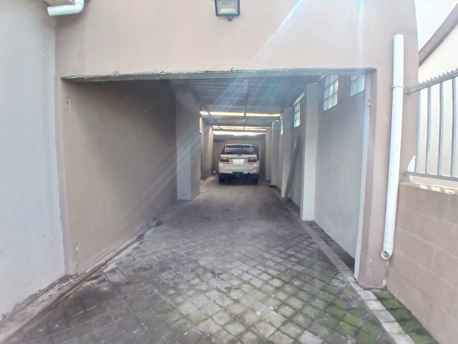4 Bedroom Property for Sale in Devon Park Western Cape